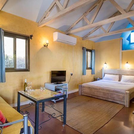 Si-Har Chalets Nimrod エクステリア 写真